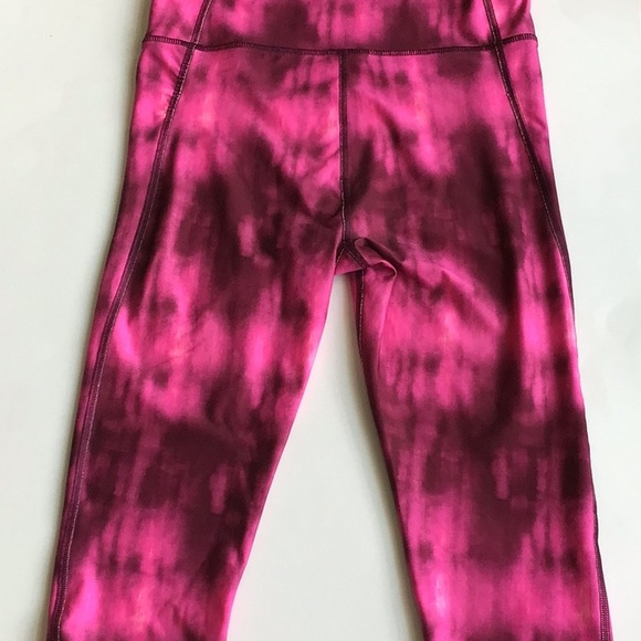 Under Armour Compression Crops - Picture 4 of 12